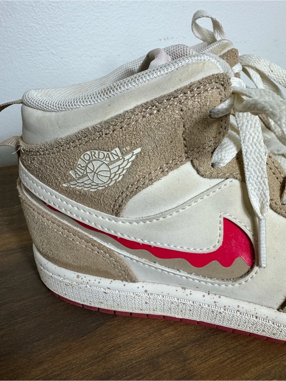 JORDAN Air Jordan Nike Youth Size 2 Sneakers Rare Peanit Butter and Jelly Color